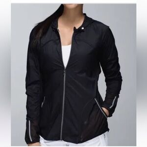 Lululemon athletica Fast Free Running Women's Black Hooded light Jacket. Size 12